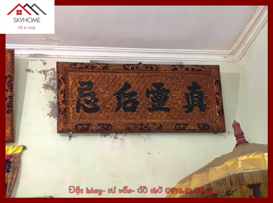 Hoành phi gỗ phòng thờ chữ Chân linh hậu kị